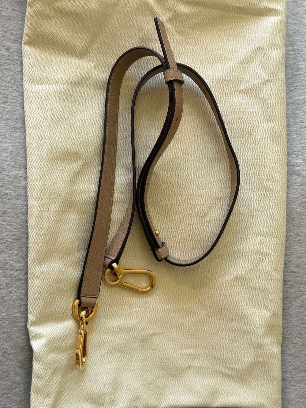 Loewe small puzzle bag in soft grained calfskin - Picture 2 of 9